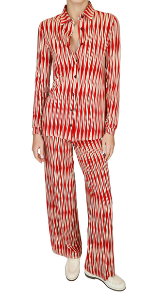 Combining bold red and neutral black and beige, these floaty print trousers are a versatile and eye-catching addition to any wardrobe. Make a statement and stand out from the crowd with this awesome pair! Wear together with the matching SIYU Red Floyd shirt for the ultimate head-to-toe look.