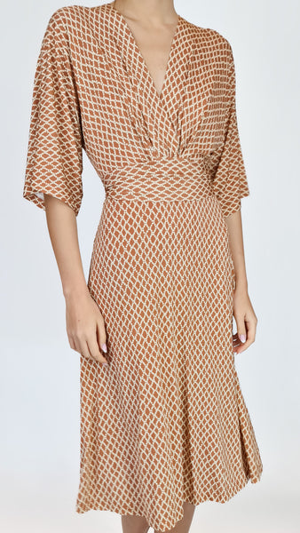VESTIDO CON LAZO DE DINERO DESNUDO SIYU