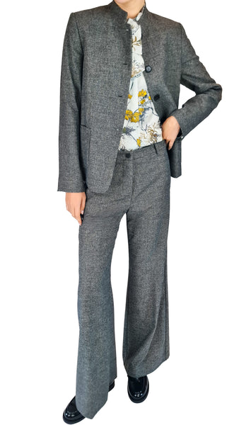Rosso35 houndstooth jacket, luxury Italian tailored blazer, micro-check women's suit jacket, mandarin collar designer jacket, luxury women's tailoring

high-end Italian workwear, quiet luxury suit jacket, structured check blazer, sophisticated women's tailoring, designer houndstooth suit jacket