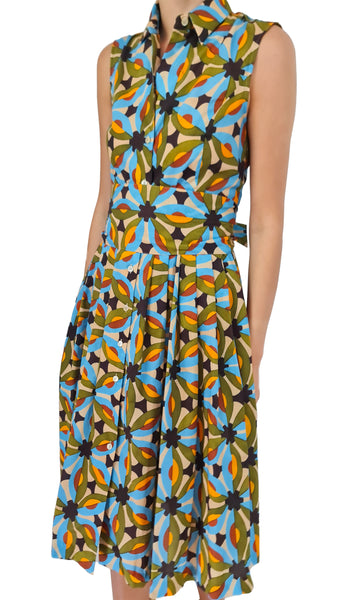 A Caliban favourite shape for every occasion, this flattering sleeveless midi dress features a vibrant tile print that will make you stand out in any crowd. The pleated design adds dimension and movement to your look. Upgrade your wardrobe with this must-have statement piece!