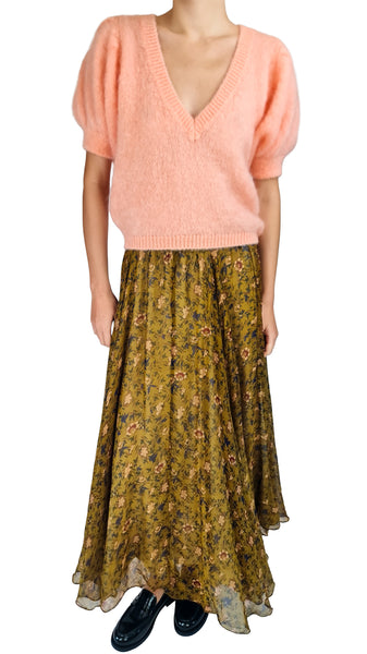 Mes Demoiselles Salmon Pink Mohair V-Neck Jumper | Luxury Knitwear   
 Indulge in romantic elegance with the Mes Demoiselles salmon pink mohair jumper. Soft puff sleeves and a flattering V-neck for chic Parisian style.   
Mes Demoiselles mohair jumper, salmon pink V-neck sweater, short sleeve puff jumper, luxury mohair knit, designer women's pink sweater