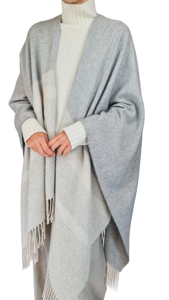 PUROTATTO GRIGIO WOOL CAPE
