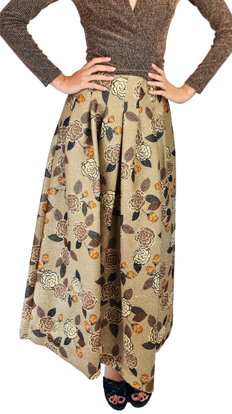  Siyu Silk Wool Floral Jacquard Maxi Skirt | Luxury Pleated Skirt
Make a dramatic entrance in the Siyu Silk Wool Floral Jacquard Maxi Skirt. Crafted with rich floral patterns, box pleats, and a high-waisted A-line cut for formal winter events.
