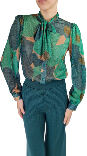 Siyu Green Lurex Bambola Bow-Tie Blouse | Luxury Metallic Shirt
Illuminate winter evenings in the Siyu Green Lurex Bambola Bow-Tie Blouse. Featuring metallic green and bronze botanical print, pussy-bow necktie, and long sleeves for festive style.
Siyu Bambola blouse, green lurex tie neck shirt, metallic pussy bow blouse, luxury abstract print top, designer festive evening shirt.